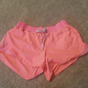 Lululemon Hotty Hot Shorts size 10 2.5" inseam